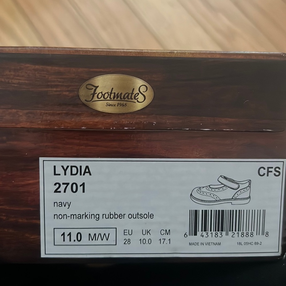 FootMates size 11 girls navy Mary Jane school shoe. “Lydia”